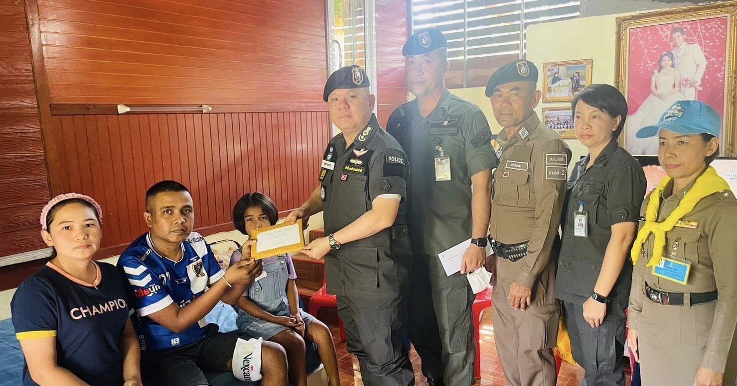 พ.ต.ท.หญิง ช่อมณี พะสะโร เยี่ยม ตร.ที่ได้รับบาดเจ็บจากการปฏิบัติหน้าที่ในพื้นที่ จชต.